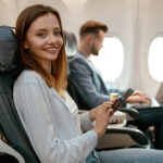 Rwa kulszowa a lot samolotem – jak przetrwać podróż?